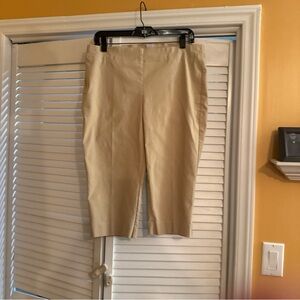 Chico's Light Tan Capri’s